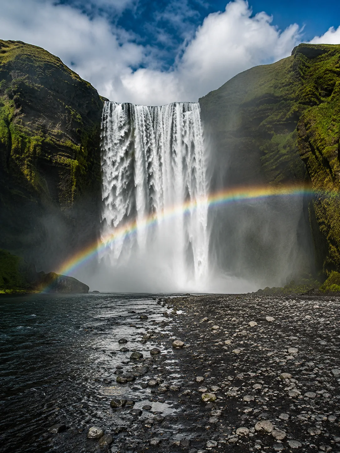صورة شلال ⁦Skogafoss⁩ بقوس قزح ⁦Iceland⁩